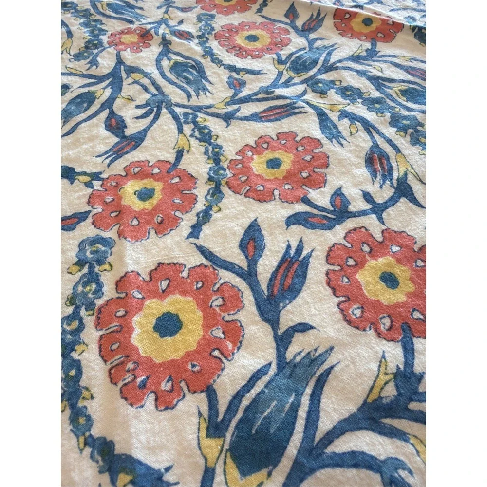 Petal Pushing Hand Printed Table Cloth Cotton 57